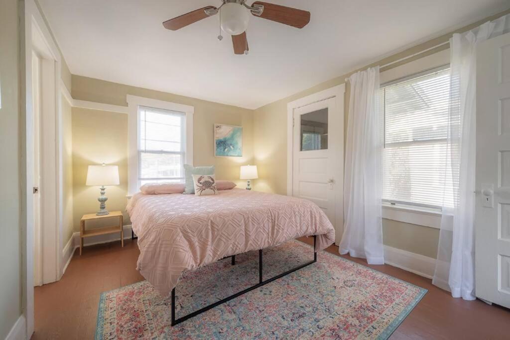 Serene Beachy Bungalow With Large Screened Porch! Tampa Exterior foto